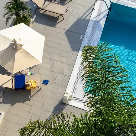 Melina Pool View