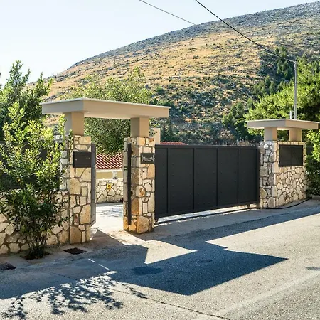 Melina Pool View * Argostolion
