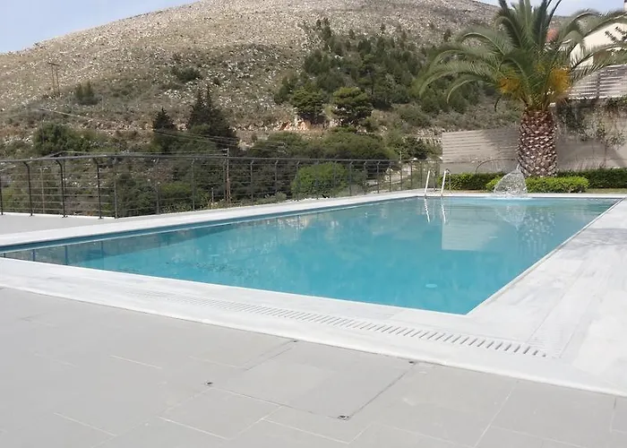 Melina Pool View Daire