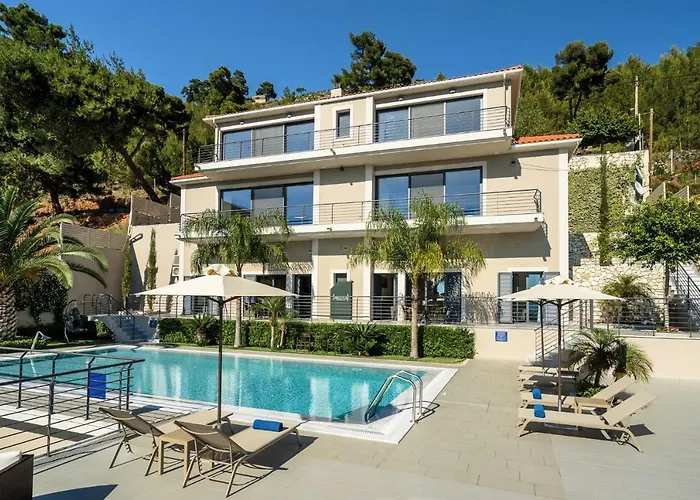 Melina Pool View