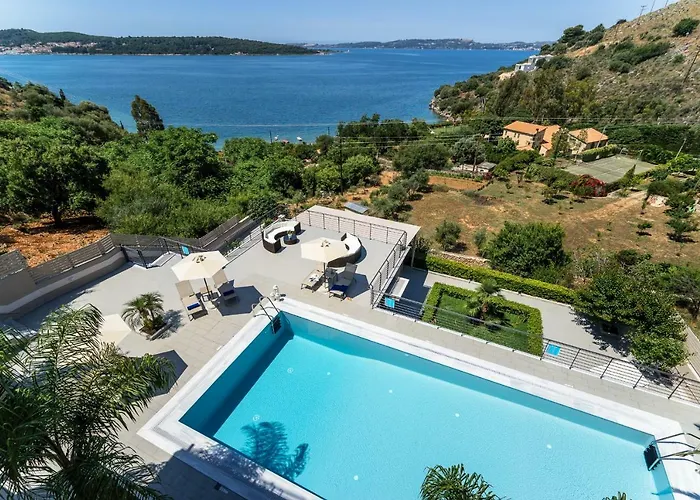 Melina Pool View