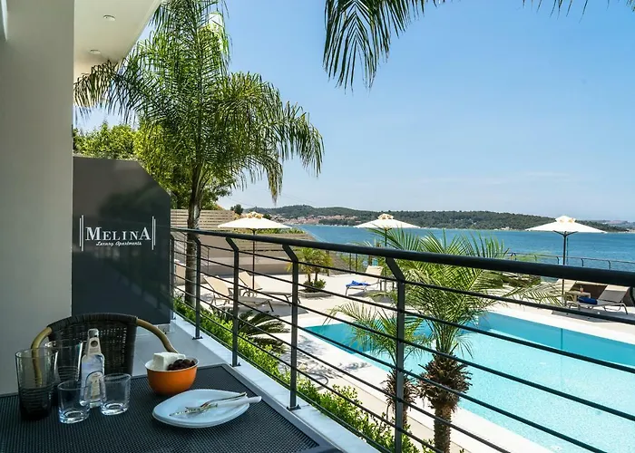 דירה Melina Pool View *