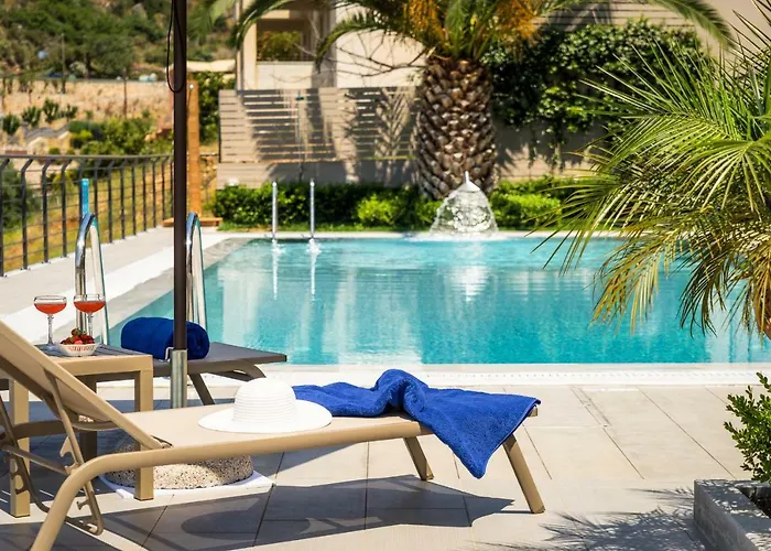 Melina Pool View