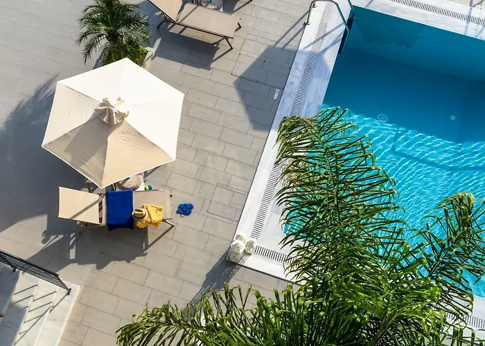 Melina Pool View